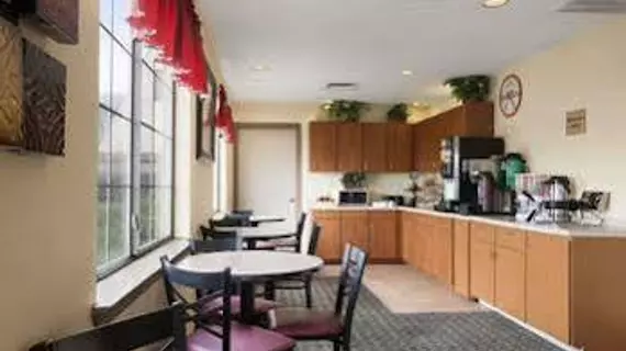 Howard Johnson Express Inn Grand Prairie | Teksas - Dallas (ve civarı) - Grand Prairie