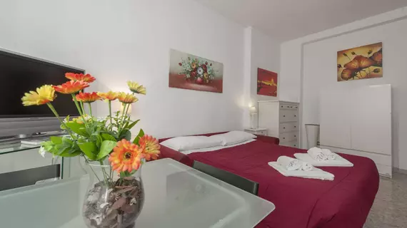 B&B A Room For Holiday | Lazio - Roma (ve civarı) - Roma Kent Merkezi - San Giovanni