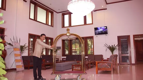 Cheathata Suites Hotel | Siem Reap (ili) - Siem Reap - Sok San Yolu