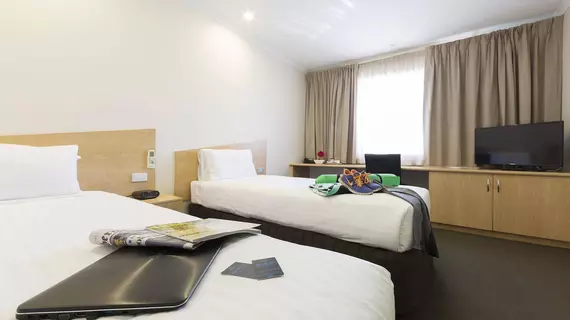 Premier Hotel & Apartments | Avustralya Başkent Bölgesi - Tuggeranong - Kanberra (ve civarı) - Belconnen