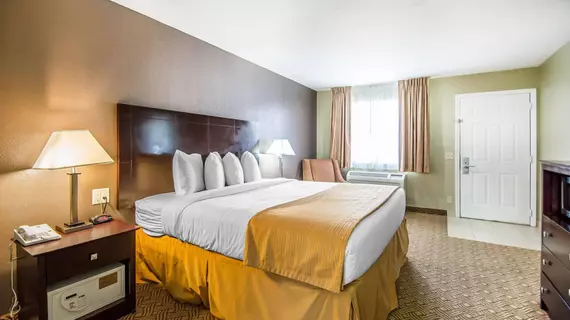 Quality Inn & Suites By the Parks | Florida - Orlando (ve civarı) - Disney's Maingate West