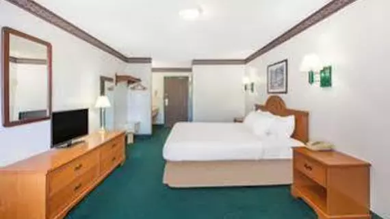 Quality Inn Clare | Michigan - Mount Pleasant (ve civarı) - Clare