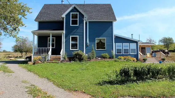 Seaweed and Sod Farm Bed and Breakfast | Nova Scotia - Kempt Head