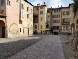 UpTown Bed and Breakfast | Lombardy - Bergamo - Bergamo (ve civarı) - Bergamo - Citta Alta