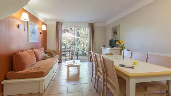 Pierre & Vacances le Hameau de la Pinède | Provence - Alpes - Cote d'Azur - Var - Toulon - Hyeres (ve civarı) - Hyeres