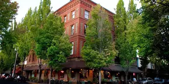 McMenamins Hotel Oregon