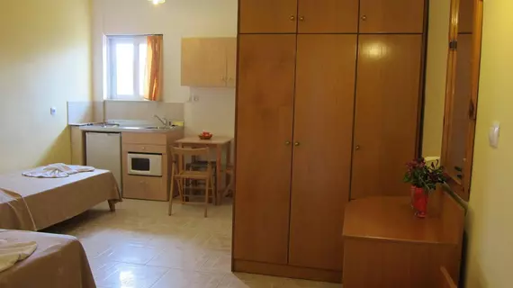 Baladinos Apartments | Girit Adası - Hanya (bölge) - Platanias