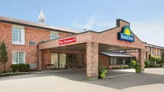 Days Inn Brantford | Ontario - Niagara Regional Belediyesi - Hamilton (ve civarı) - Brantford