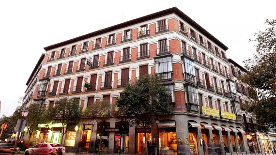 Hostal Sil & Serranos | Madrid Özerk Topluluğu - Madrid (ve civarı) - Centro - Malasana