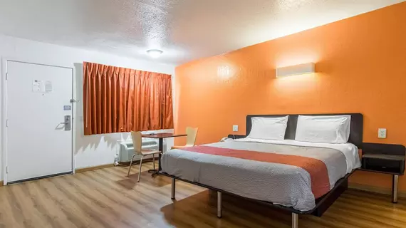 American Inn & Suites | Kaliforniya - Orange County - Anaheim - Anaheim Hills