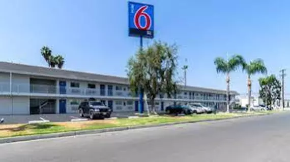 Motel 6 Anaheim - Fullerton East | Kaliforniya - Orange County - Anaheim