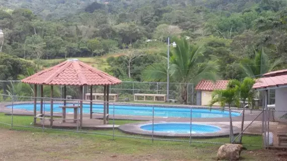 Rancho Montezumo | Alajuela (ili) - San Jose (ve civarı) - Santiago de Puriscal