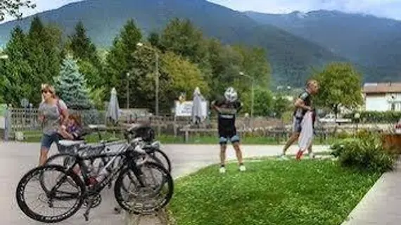 Camping Due Laghi | Trentino-Alto Adige - Trento İli - Levico Terme