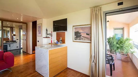 B&B Villa Adriano | Lombardy - Brescia (il) - Desenzano del Garda