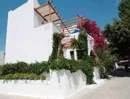 Marisa Rooms | Ege Adaları - Paros