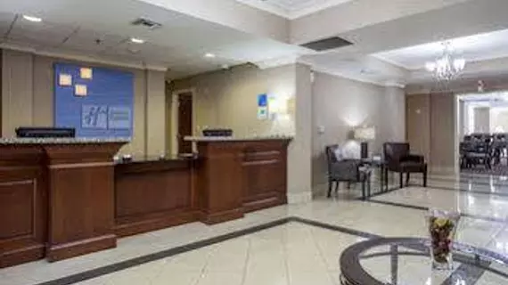 Holiday Inn Express And Suite Camden-120 | Güney Karolayna - Columbia (ve civarı) - Camden