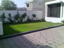 Elegance Services Guest House | Karachi - D.H.A.