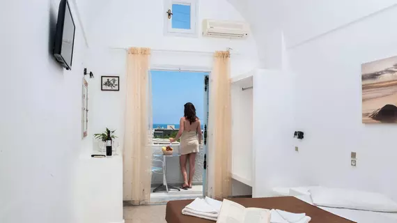 Join Us Low Cost Rooms | Ege Adaları - Santorini