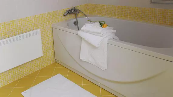 Garni Hotel Azur | Ljubljana (ve civarı)