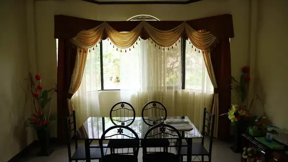 Villa Emilia Pension House | Bohol - Panglao