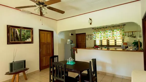 ZEROF SELF CATERING APARTMENTS | Seyşeller - La Digue