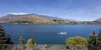 Luxury Lake Suites