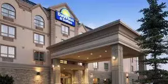 Days Inn & Suites Collingwood