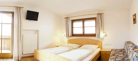 Residence Hauserhof | Trentino-Alto Adige - Güney Tirol (il) - Rodengo - Chifa