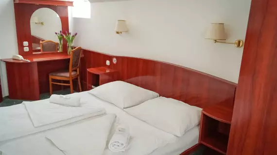 Hotel Korona Pension | Pest County - Budapeşte (ve civarı) - Budapeşte Kent Merkezi - Ujbuda