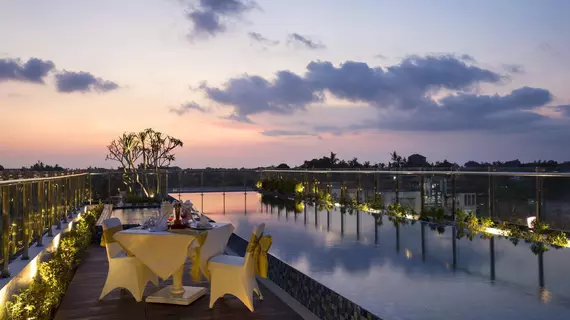 Hotel Santika Seminyak | Bali - Badung - Günbatımı Yolu