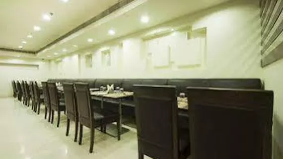 Hotel Regent Intercontinental | Batı Delhi - Ulusal Eyalet Başkenti Delhi - Delhi (ve civarı) - Yeni Delhi - Karol Bagh