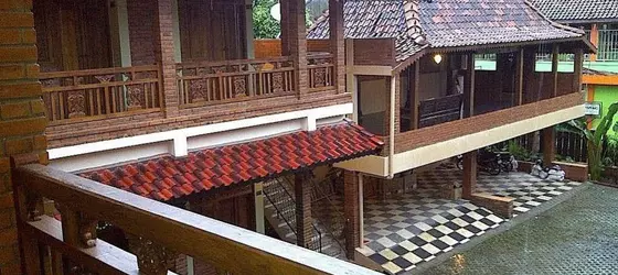 Rumah Balewaringin | Yogyakarta Özel Bölgesi - Yogyakarta (ve civarı) - Depok - Condongcatur