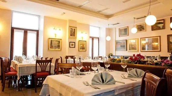 Hotel Benaco | Trentino-Alto Adige - Trento İli - Nago-Torbole