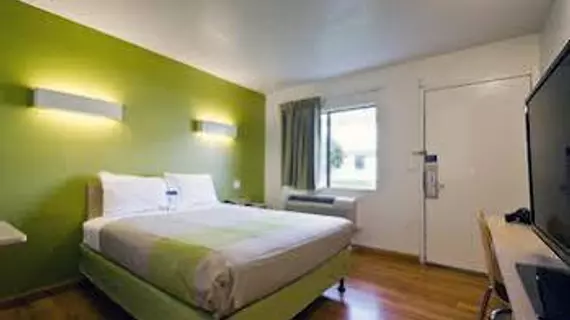 Motel 6 Camp Springs | Maryland - College Park (ve civarı) - Camp Springs