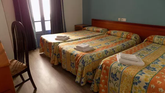 Hostal Villa Maruja | Balearic Adaları - Mayorka Adası - Palma de Mallorca - El Arenal