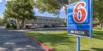 Motel 6 Barstow