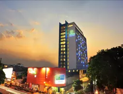 Holiday Inn Express Surabaya CenterPlaza | Doğu Cava - Surabaya