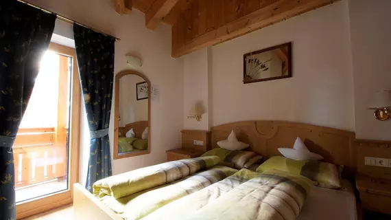 Pension Mirandola | Trentino-Alto Adige - Güney Tirol (il) - Corvara in Badia