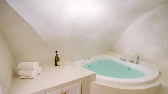 Canvas Suites | Ege Adaları - Santorini