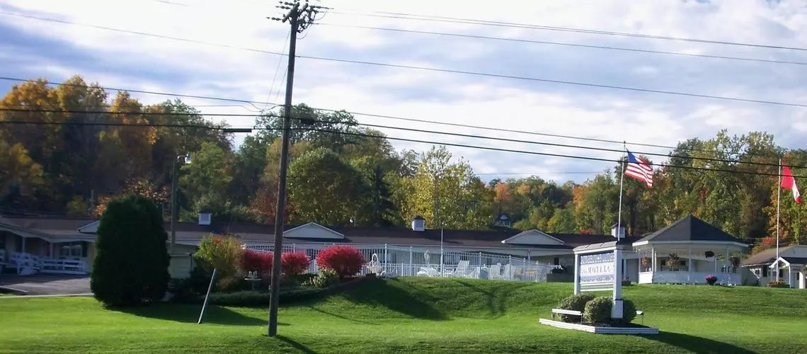 Longhouse Lodge Motel | New York - Watkins Glen