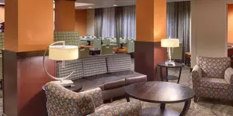 Holiday Inn Express and Suites Lenexa Overland Park Area