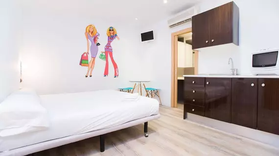 AinB Las Ramblas-Colon Apartments | Katalonya - Barselona (ve civarı) - Ciutat Vella - el Gòtic