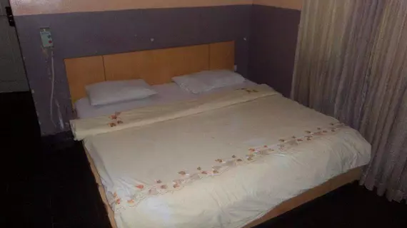 CCourtesy Suites | Lagos (ve civarı) - Lagos - Festac