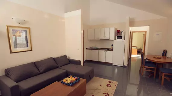 Apartments Vila Adrijana | Split-Dalmaçya - Baska Voda