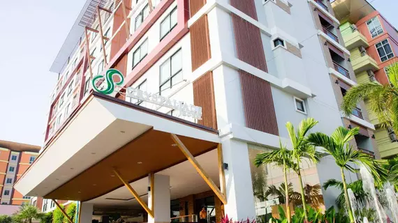 Crystal Jade Hotel and Service Apartment | Rayong İli - Rayong