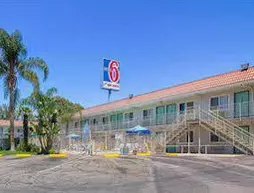 Motel 6 Los Angeles - Van Nuys/North Hills | Kaliforniya - Los Angeles County - North Hills