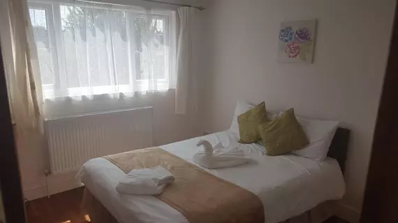 Paradise Accomodation | Londra (ve civarı) - Newham - East Ham