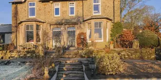 Brookside Villa B&B