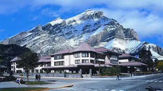 The Elk & Avenue Hotel | Alberta - Banff