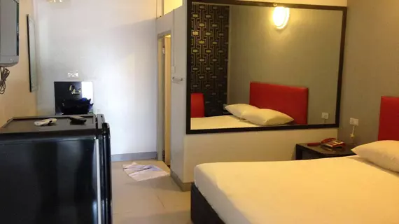 Natpob Sleep Station Motel | Chiang Rai İli - Chiang Rai - Wieng